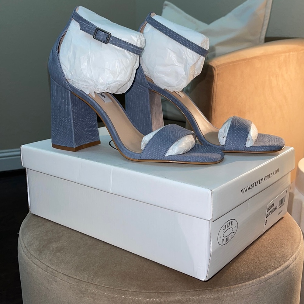 NWT Sz 9 Steve Madden Blue Lizard Block Heel 💙